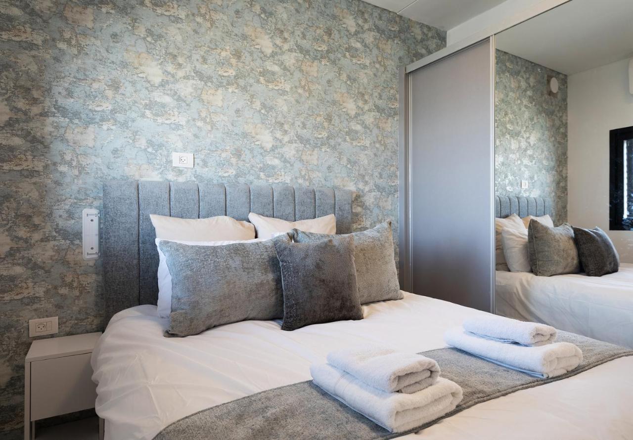Yalarent Sea-Breeze Penthouse With Jacuzzi Apartment Bat Yam Luaran gambar