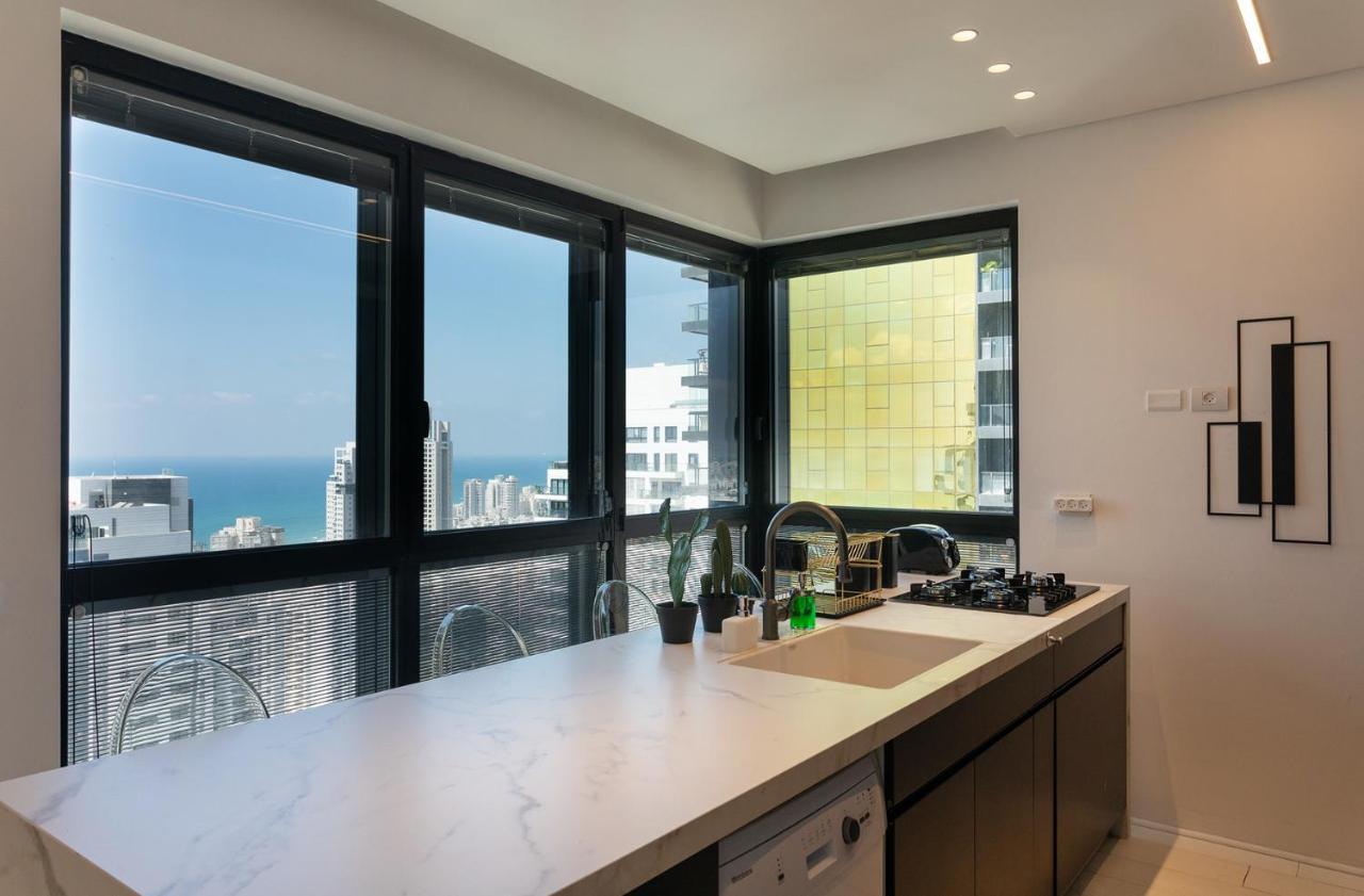 Yalarent Sea-Breeze Penthouse With Jacuzzi Apartment Bat Yam Luaran gambar