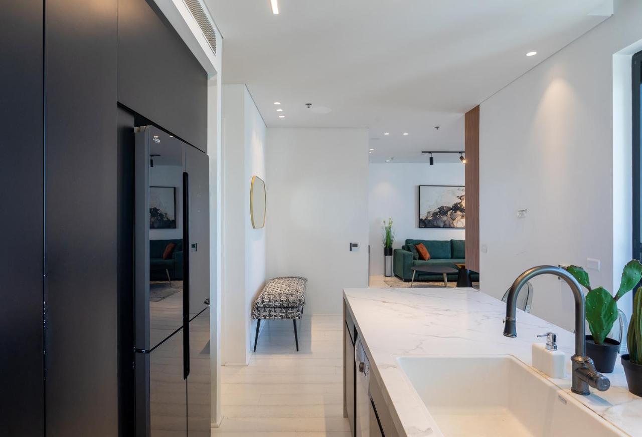 Yalarent Sea-Breeze Penthouse With Jacuzzi Apartment Bat Yam Luaran gambar