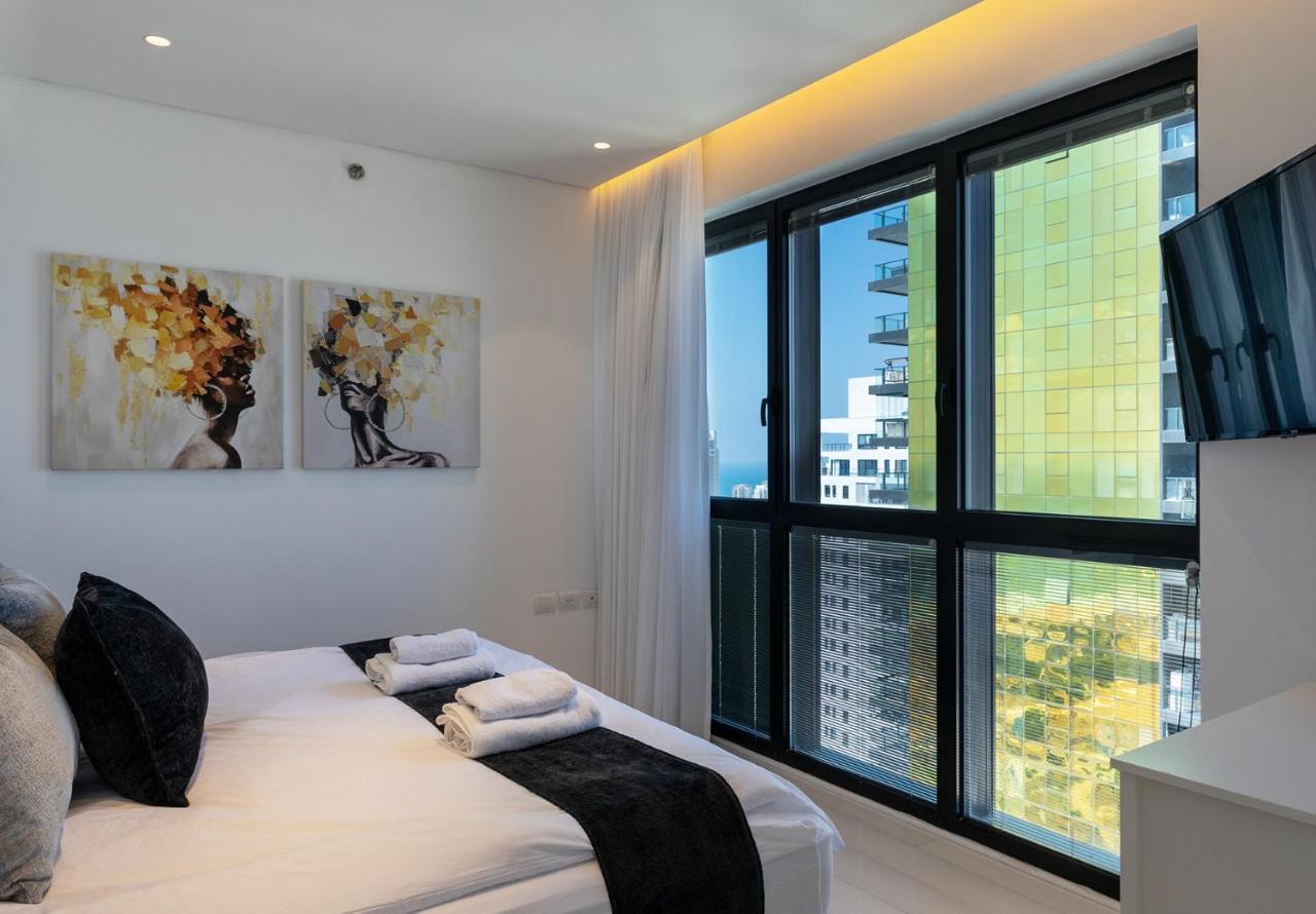Yalarent Sea-Breeze Penthouse With Jacuzzi Apartment Bat Yam Luaran gambar