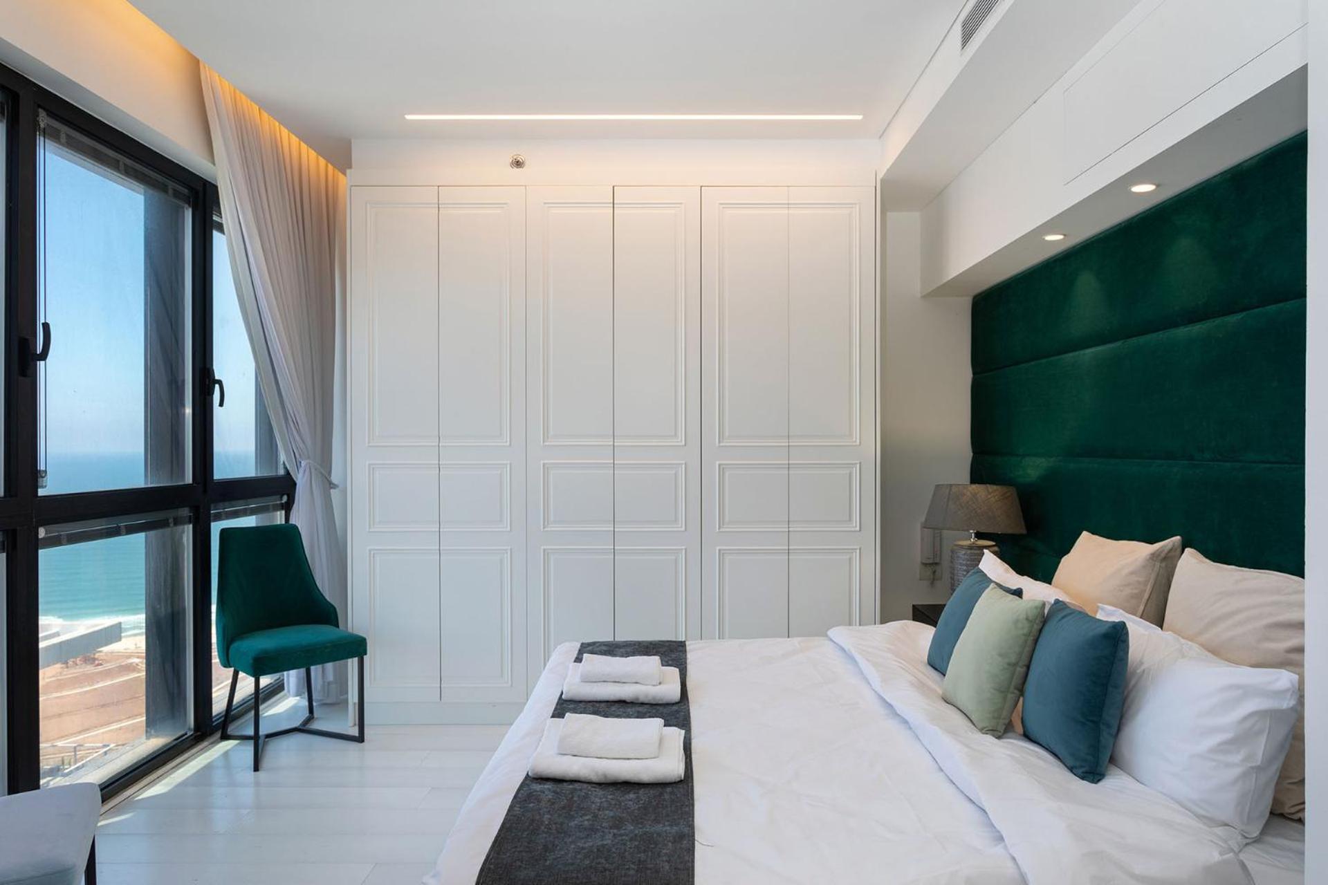 Yalarent Sea-Breeze Penthouse With Jacuzzi Apartment Bat Yam Luaran gambar