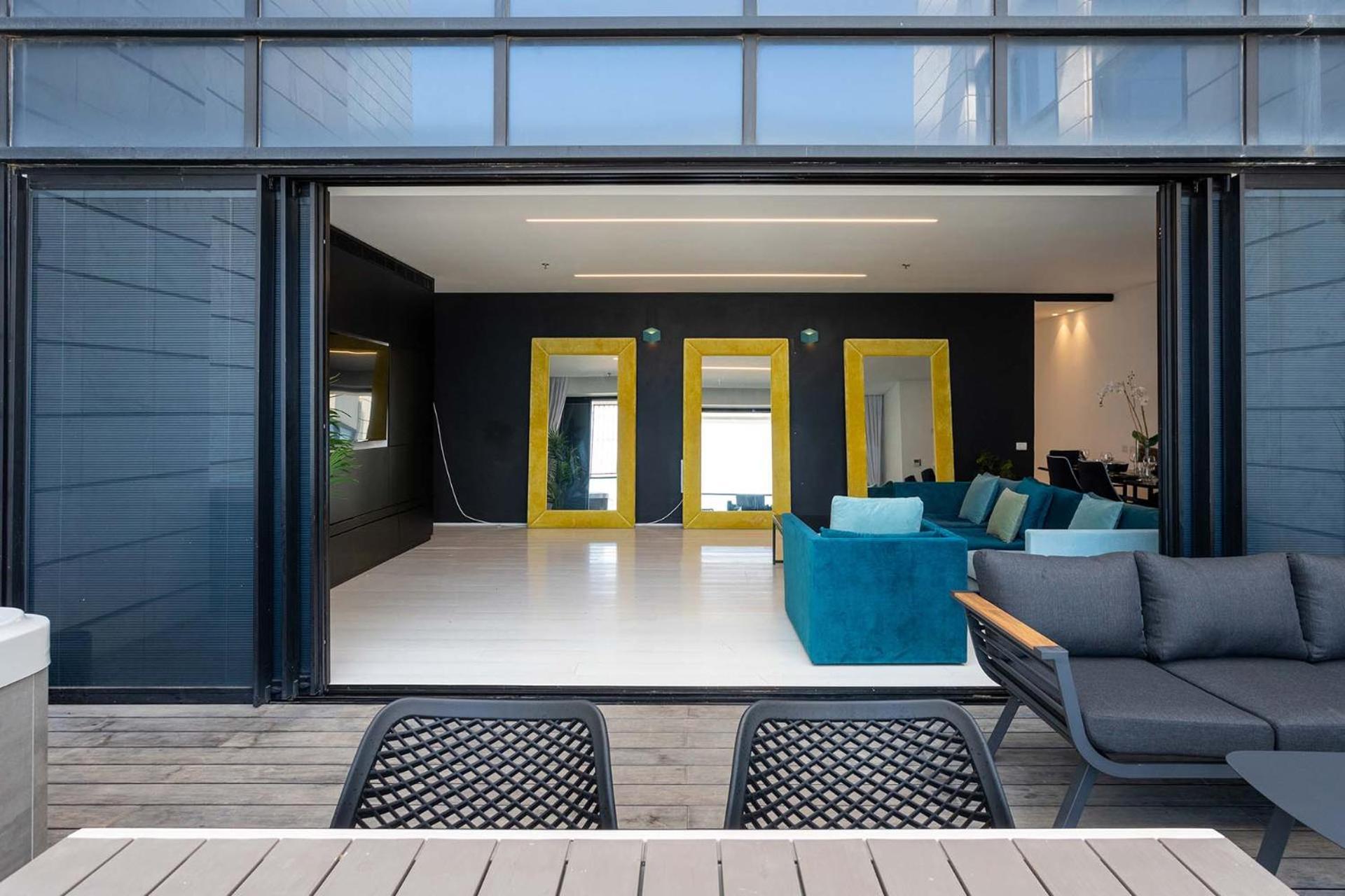Yalarent Sea-Breeze Penthouse With Jacuzzi Apartment Bat Yam Luaran gambar